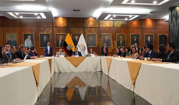 EN ASAMBLEA, DEFENSORÍA PÚBLICA JUNTO CON VARIAS INSTITUCIONES ENTREGAN PROYECTO DE REFORMA LEGAL SOBRE SUSTRACCIÓN INTERNACIONAL DE NIÑAS, NIÑOS Y ADOLESCENTES