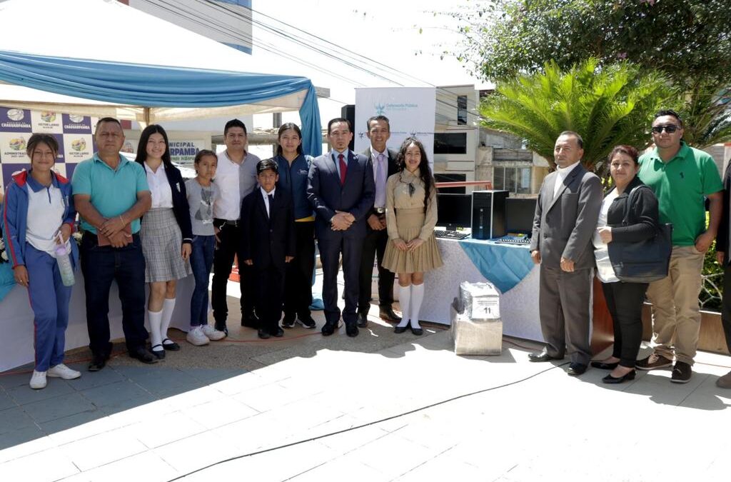 DEFENSORÍA PÚBLICA DONÓ 152 COMPUTADORES FUNCIONALES A PLANTELES EDUCATIVOS DE LOJA