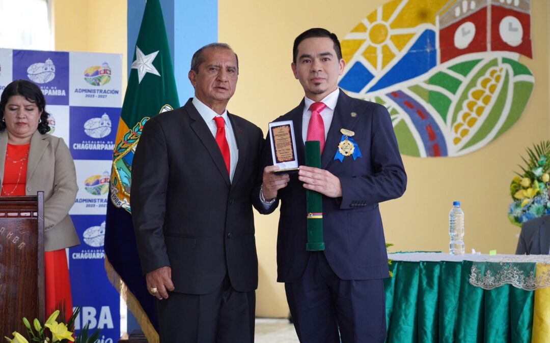 CANTÓN CHAGUARPAMBA ENTREGÓ RECONOCIMIENTO AL DEFENSOR PÚBLICO GENERAL