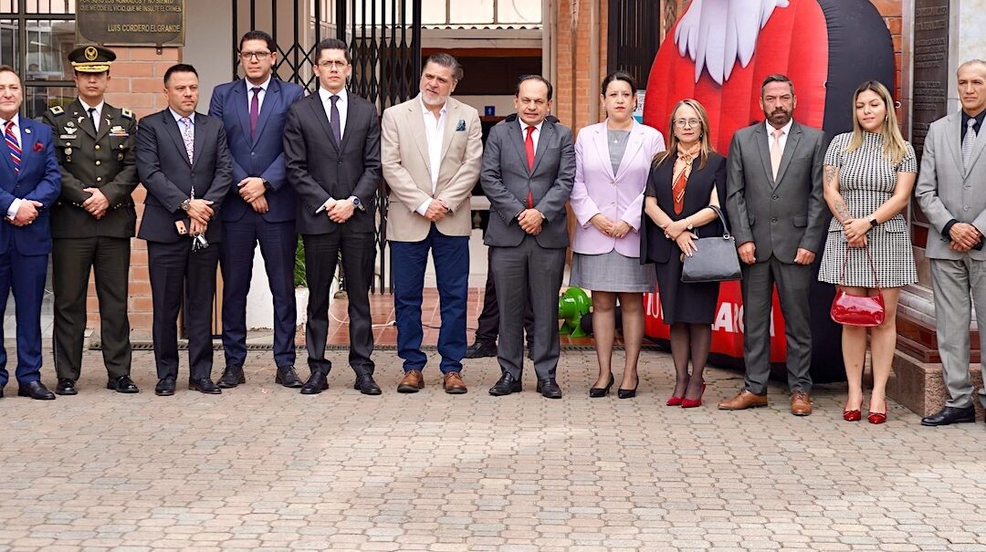 85 CONSULTORIOS JURÍDICOS GRATUITOS DEL PAÍS RECIBIERON LA ACREDITACIÓN DE LA DEFENSORÍA PÚBLICA, EN CUENCA